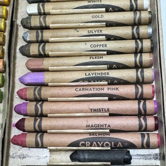 CRAYOLA CRAYONS 1958 BOX OF 72 SHARPENER MANY RARE RETIRED COLORS - Picture 11 of 16